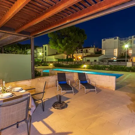 Duplex La Nau By Homevillas360 Apartment